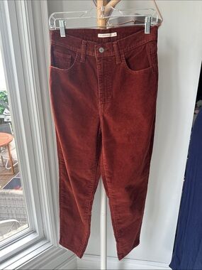 LEVI’S High Rise Mom Jean Rust Corduroy Jeans Classic Fall Women’s Cords Size 29